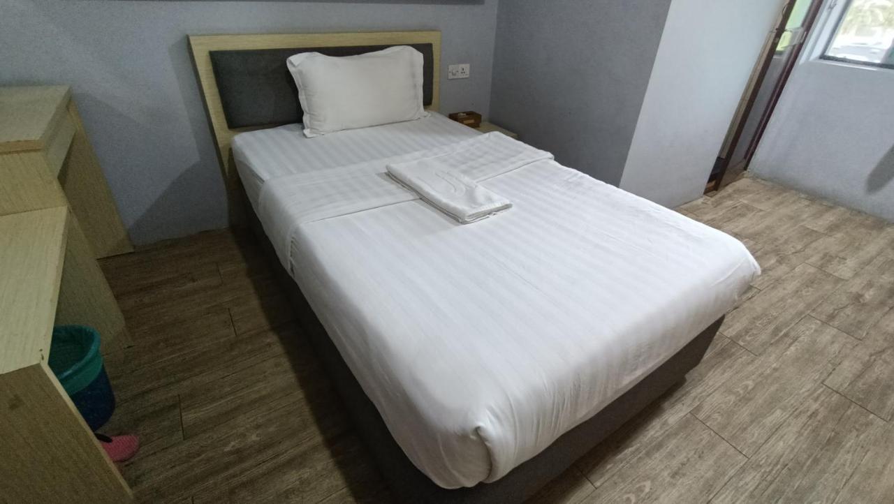 Unikarya Lodge Kota Kinabalu Ngoại thất bức ảnh